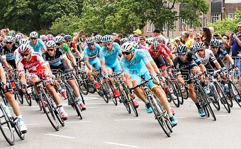 公路车运动盛事：最前沿的赛道与骑行文化